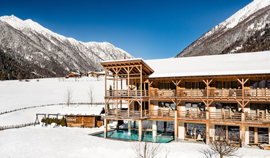 Hotelfoto im Winter vom Alpine Wellness Hotel Masl in Vals
